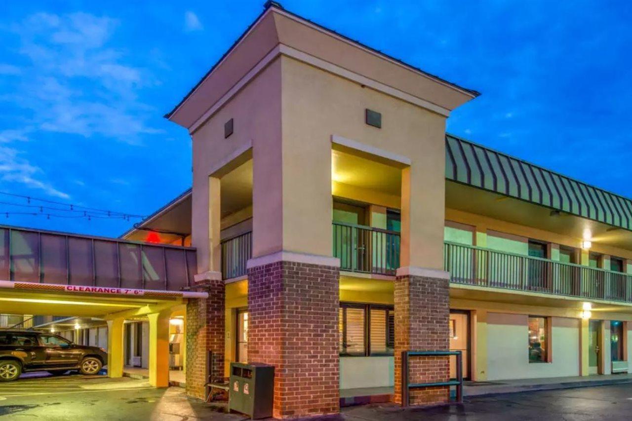Quality Inn Savannah Historic District Εξωτερικό φωτογραφία
